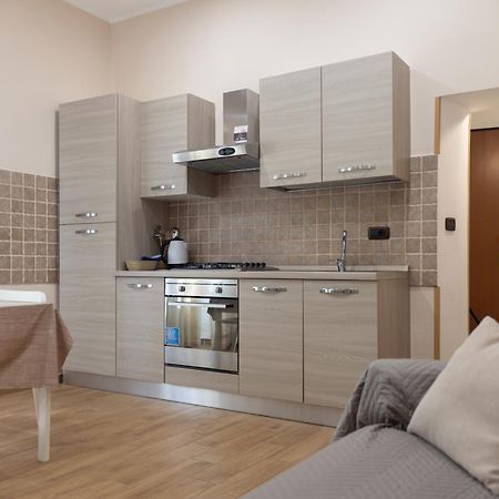 Casa Vacanze Alla Maison Fiumicino Exteriör bild