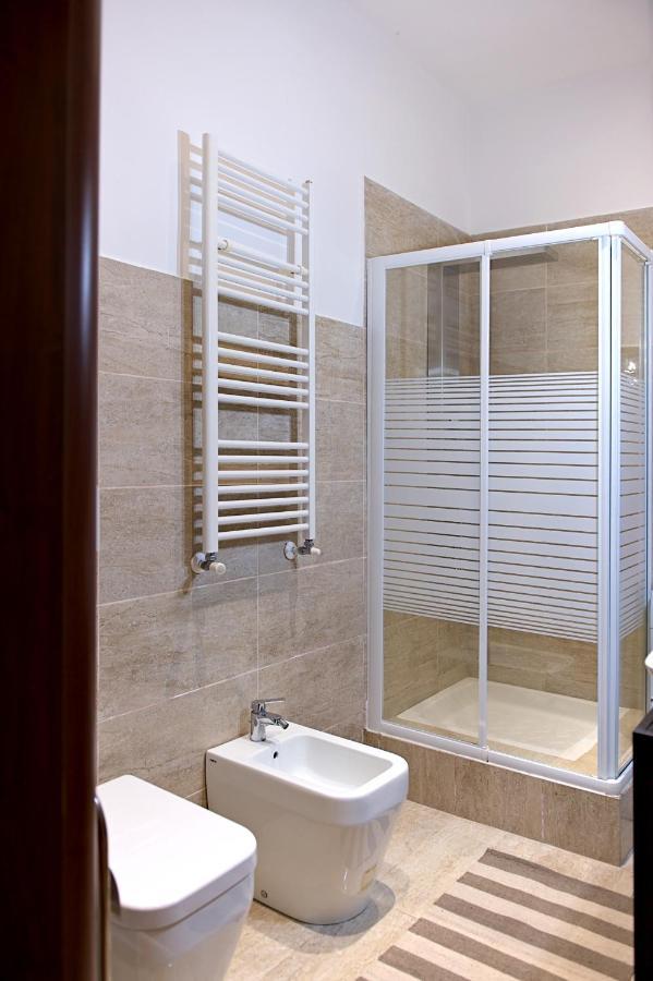 Casa Vacanze Alla Maison Fiumicino Exteriör bild