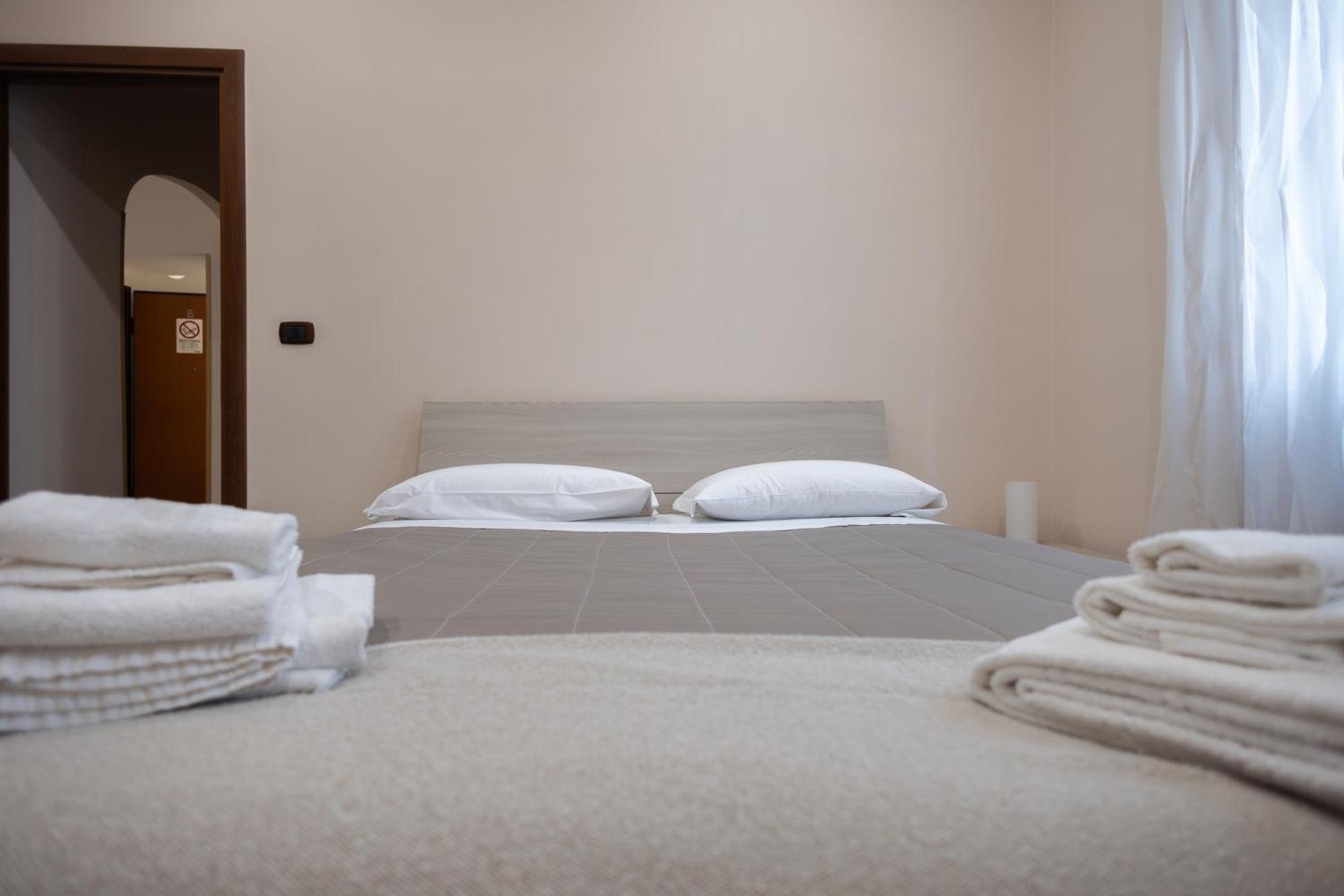 Casa Vacanze Alla Maison Fiumicino Exteriör bild